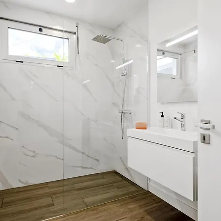 Vellure By Homie וילה פונשל